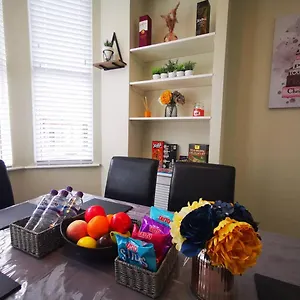 4br Modern Botanic House , Belfast United Kingdom