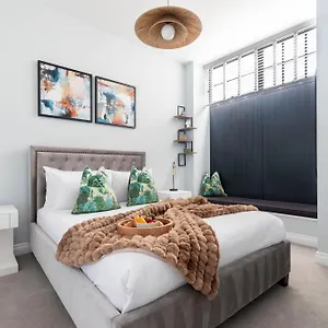 Elliot Oliver - Stylish 2 Bedroom Town Centre , Cheltenham United Kingdom